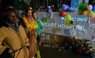 L'Afrique du Sud se préparait au pire lundi, réalisant que l'ancien président Nelson Mandela, hospitalisé depuis 17 jours à presque 95 ans, était désormais entre la vie et la mort, avec sa famille à son chevet.