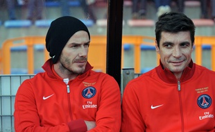 Ronan le Crom, alors gardien remplaçant du PSG, en compagnie de David Beckham, le 26 mai 2013 à Lorient.