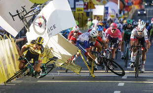 Fabio Jakobsen (au centre) a été gravement blessé lors d'une chute à l'arrivée de la 1ère étape du Tour de Pologne, le 5 août 2020.