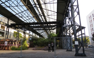 Le Jardin des Fonderies est entouré de grilles et surveillé par des vigiles.