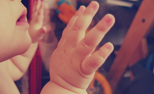 Un bébé (illustration).