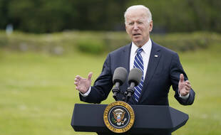 Le président américain Joe Biden fait le point sur la vaccination contre le Covid à la veille du sommet du G7, le 10 juin 2021 en Cornouailles, au Royaume-Uni.