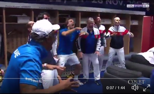 Une victoire en Coupe Davis, ça valait bien un petit haka.