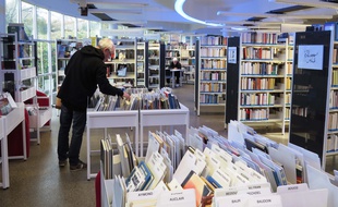 La médiathèque Condorcet de Bouguenais dispose de 70.000 documents.