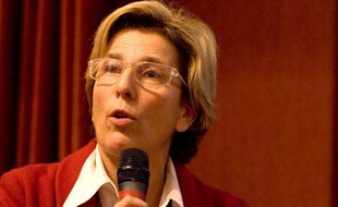 Marie-Noële Lienemann lors d'une réunion sur la crise financière à Paris, le 4 décembre 2008.
