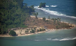 Un séisme de magnitude 7,8 touche l'Indonésie, alerte au tsunami