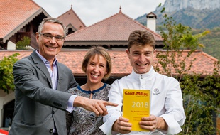 Le chef Jean Sulpice (à dr.), Magali son épouse et Côme de Chérisey, patron du Gault&Millau