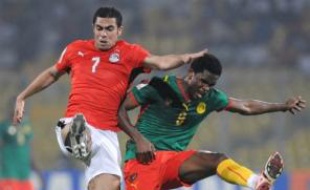 Le Cameroun, sévèrement battu par l'Egypte, n'a pas d'autre choix que de l'emporter contre la Zambie, samedi à Kumasi, pour continuer à rêver à une qualification pour les quarts de finale de la CAN-2008, que devrait valider les Egyptiens opposés au Soudan, équipe la plus faible du groupe C.