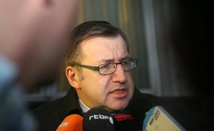 La Belgique va devoir consentir des "efforts importants" pour impérativement réduire son déficit budgétaire à moins de 3% de son PIB en 2012 et éviter d'être à nouveau dégradée, a déclaré samedi le ministre des Finances Steven Vanackere.