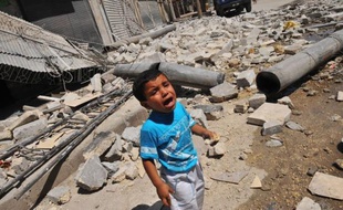 La mandat de la mission des observateurs de l'ONU en Syrie, la Misnus, déployée en avril pour surveiller un cessez-le-feu jamais respecté, s'est achevée officiellement aux premières heures lundi, au lendemain d'une rare apparition publique de Bachar al-Assad.
