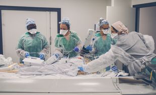 La France repasse au-dessus de la barre symbolique des 1.000 patients en service de réanimation.
