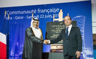 François Hollande a salué samedi à Doha la déclaration du groupe des amis de la Syrie qui permet, selon lui, de "renforcer" l'opposition au régime de Damas, et entamé sa visite de 24 heures au Qatar en se félicitant "des excellentes" relations avec ce pays "ami".