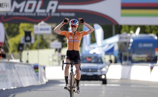 Van der Breggen remporte le titre
