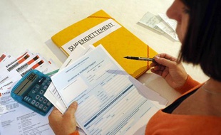 Plus de 900.000 personnes seraient en situation de surendettement, début 2011 en France