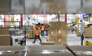Un entrepôt d'Amazon à Boves, près d'Amiens.