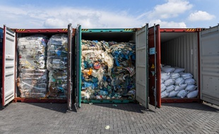 Des déchets plastique renvoyés par containers en Malaisie, le 29 mai 2019.