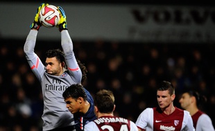 Salvatore Sirigu assure sa prise de balle, le 21 novembre 2014 à Metz.