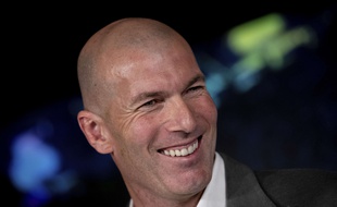 Tout sourire, Zinédine Zidane a officiellement fait son retour comme entraîneur du Real Madrid le 11 mars 2019.