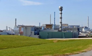 La Commission européenne a jugé mercredi trop vulnérables les systèmes actuels de gestion des déchets nucléaires dans l'UE et annoncé son intention d'obliger les pays membres à les enfouir en profondeur, en mettant à contribution les industries du secteur.
