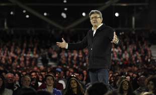 Meeting de Jean-Luc Mélenchon, candidat de la France insoumise à l'élection présidentielle, au Grand palais de Lille le 12 avril 2017.