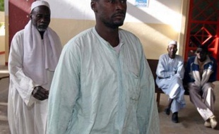 Des parents des 103 enfants que L'Arche de Zoé voulait emmener du Tchad vers la France ont accusé lundi, devant la Cour criminelle de N'Djamena, les membres français de l'association jugés pour "tentative d'enlèvement" d'avoir "volé" leurs petits
