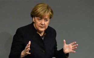 La chancelière allemande Angela Merkel lors d'un discours devant le Bundestag à Berlin le 25 novembre 2015