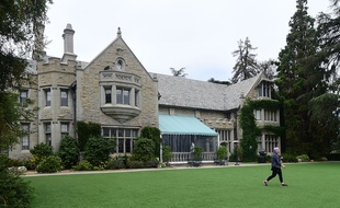 La Playboy Mansion à Holmby Hills, Los Angeles, le 11 mai 2016.