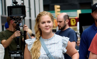 L'actrice Amy Schumer dans les rues de New York.