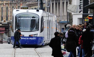 Le tram-train de Mulhouse-Thann, inauguré le 11 décembre 2010.