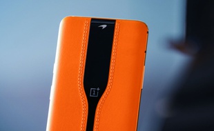 L'arrière de Concept One ne laisse rien deviner de la présence des capteurs photo sous la coque de verre.