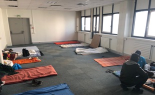 Environ 120 migrants occupent un immeuble de bureau désaffecté à Nantes