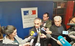 Le procureur de la République de Marseille, Xavier Tarabeux, face à la presse.