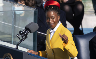 La poétesse Amanda Gorman lors de l'investiture de Joe Biden.