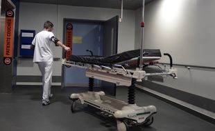 Illustration d'un brancard, ici au sein de l'hôpital de Strasbourg.