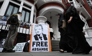Julian Assange a trouvé refuge le 19 juin à l'ambassade d'Equateur à Londres et son éventuelle exfiltration, dans le cas où Quito déciderait de lui accorder l'asile politique, a des allures de vrai casse-tête selon les experts.
