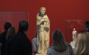 Depuis son ouverture, en 2012, le Louvre-Lens a accueilli près de deux millions de visiteurs.