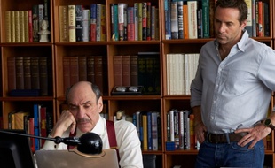 F. Murray Abraham et Alessandro Nivola dans «Chimerica».