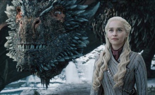 L'actrice Emilia Clarke jouant Daenerys dans la série «Game Of Thrones». HBO
