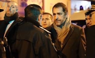 Le ministre de l'Intérieur, Christophe Castaner, à Strasbourg, avec le directeur départemental de la sécurité publique du Bas-Rhin, Jean-François Illy, et le préfet Jean-Luc Marx, le 13 décembre 2018.