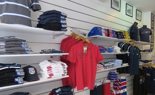 Boutique de rugby à Marseille.