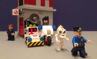 Lego a annoncé un set reconstituant l'univers de Ghostbusters pour le début d'année prochaine.