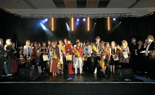 Les candidats du concours
" Les Cordes aux voix ".