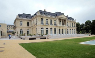 Les Etats-Unis et le Japon continuent de donner des signes de reprise et l'Allemagne de se maintenir sur son rythme de croisière, tandis que la France et l'Italie donnent des signes de croissance molle, selon les indicateurs avancés publiés jeudi par l'OCDE.