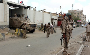 Les forces loyalistes yéménites à Aden, le 30 mars 2016