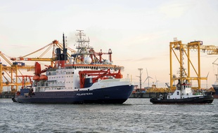 Le brise glace Polarstern est de retour en Allemagne après avoir menée la plus longue expédition en Antarctique