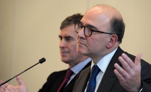 Le ministre français de l'Economie Pierre Moscovici a assuré lundi à Londres que le budget pour 2014 devrait "être construit" afin de parvenir à réduire les déficits à 3% du PIB, alors que Jérôme Cahuzac a parlé de 6 milliards de recettes fiscales en moins par rapport à 2013.