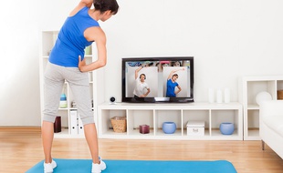 V@si permet de faire du sport depuis chez soi tout en étant suivi par un coach à travers la webcam.
