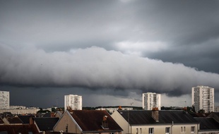 Un orage sur la ville de Tours, le 3 juin 2018.