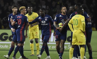 Depay a remplacé Tousart, blessé à la 33e.