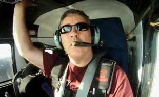 Capture d'écran d'une vidéo du pilote de l'avion